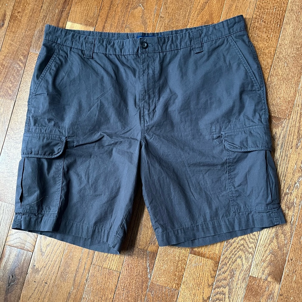 Chap’s Men's Black Cargo Shorts, Size 40